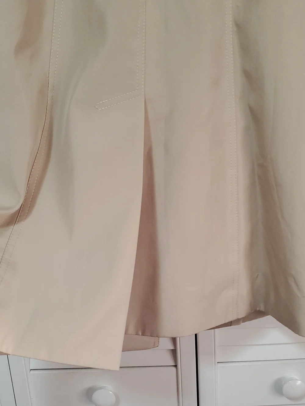 Women's Modern Style Belted Trench Coat. Size M